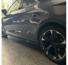 LIP DE TALONERAS LEON MK4